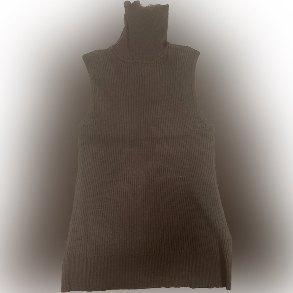 Cable & Gauge sleeveless turtleneck